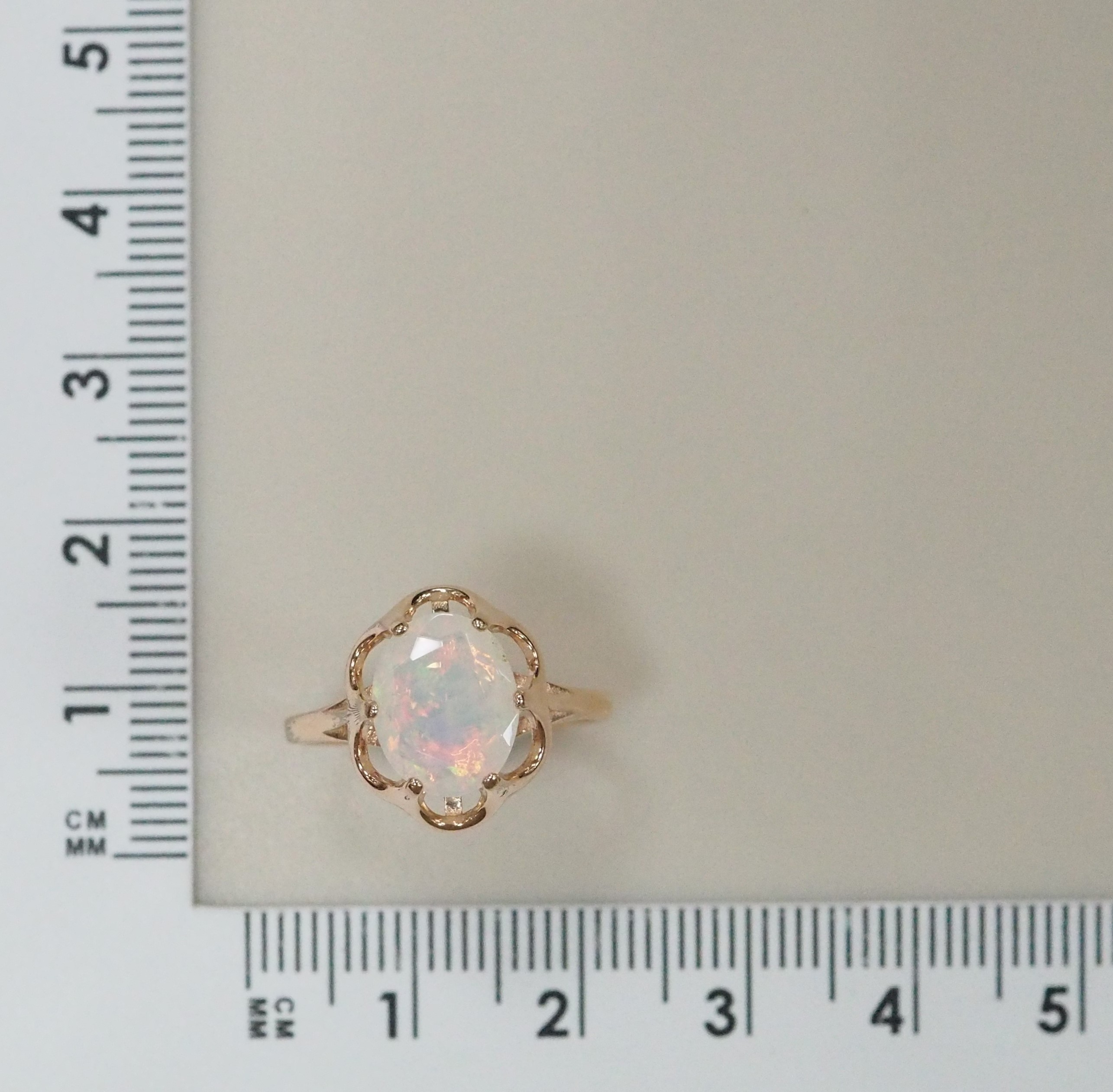 Серебряное кольцо с опалом